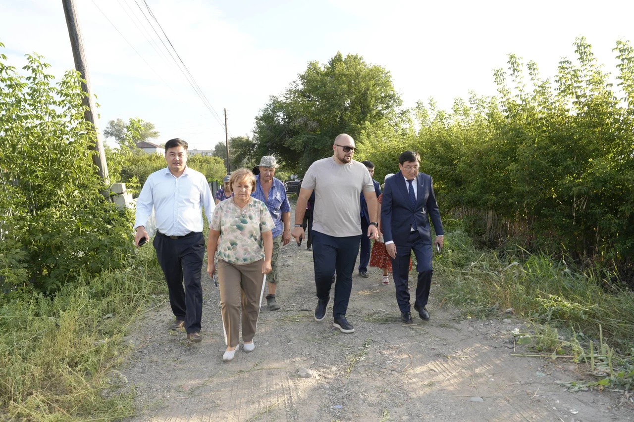 Семей қаласының әкімі Подхозная көшесінің тұрғындарымен кездесті