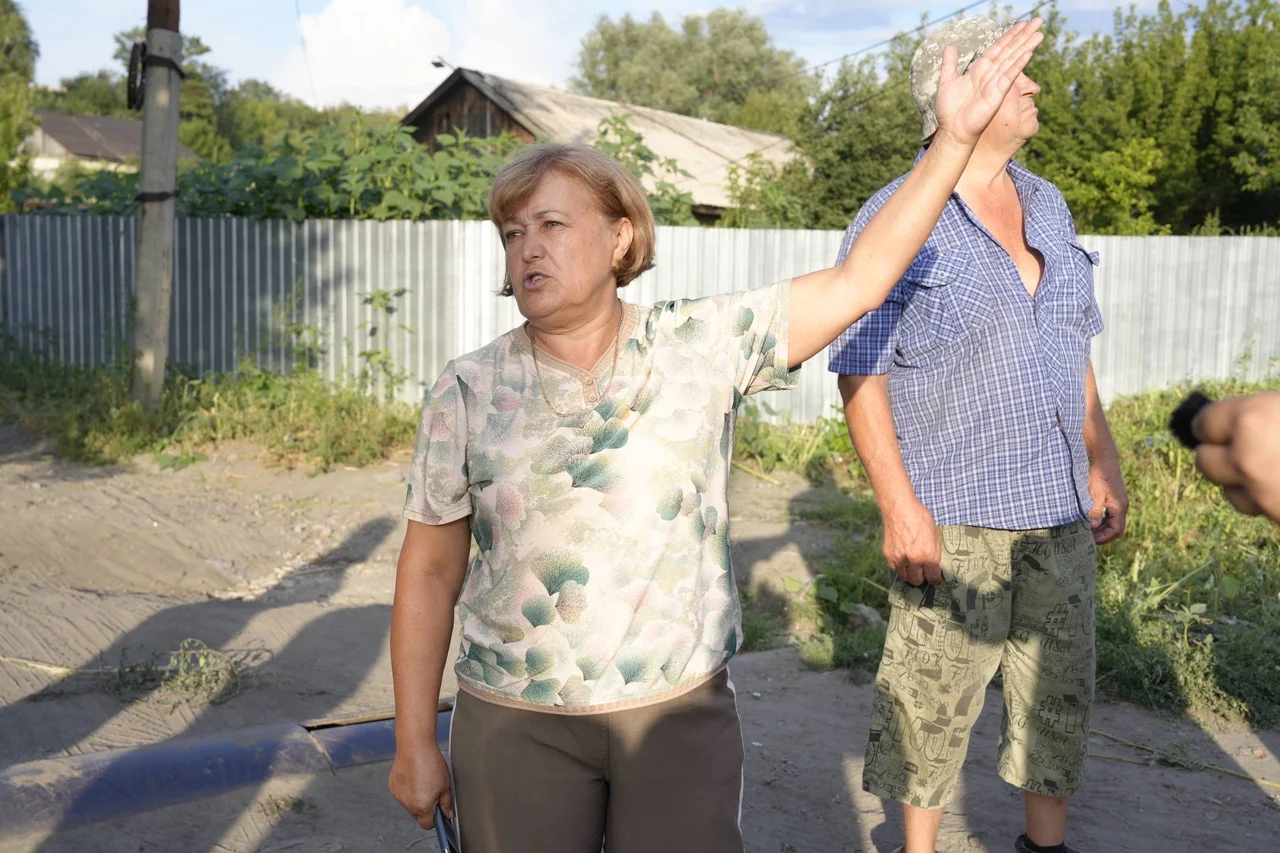 Аким города Семей встретился с жителями улицы Подхозная