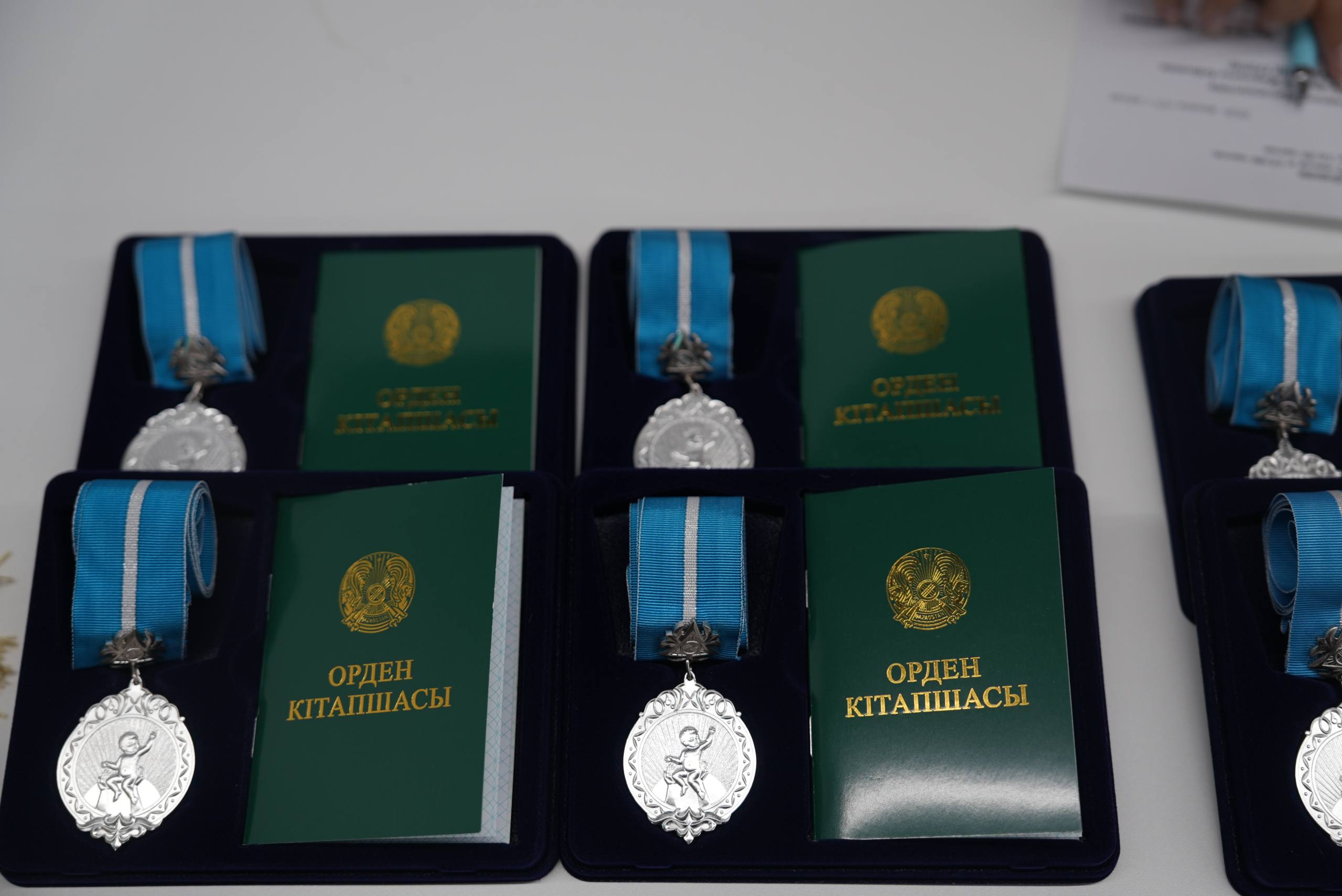 Семейде «Алтын алқа» және «Күміс алқа» иелері марапатталды