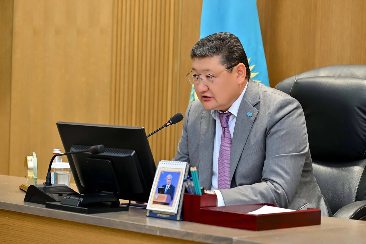 Облыс әкімі өңірдегі күре жолдарды бүлдіріп жатқан ауыр жүк көліктеріне бақылауды күшейтуді тапсырды