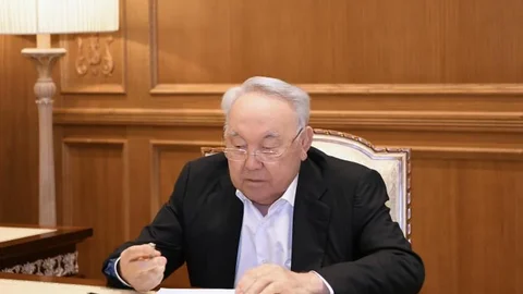 Нурсултан Назарбаев проголосовал на выборах депутатов Курултая
