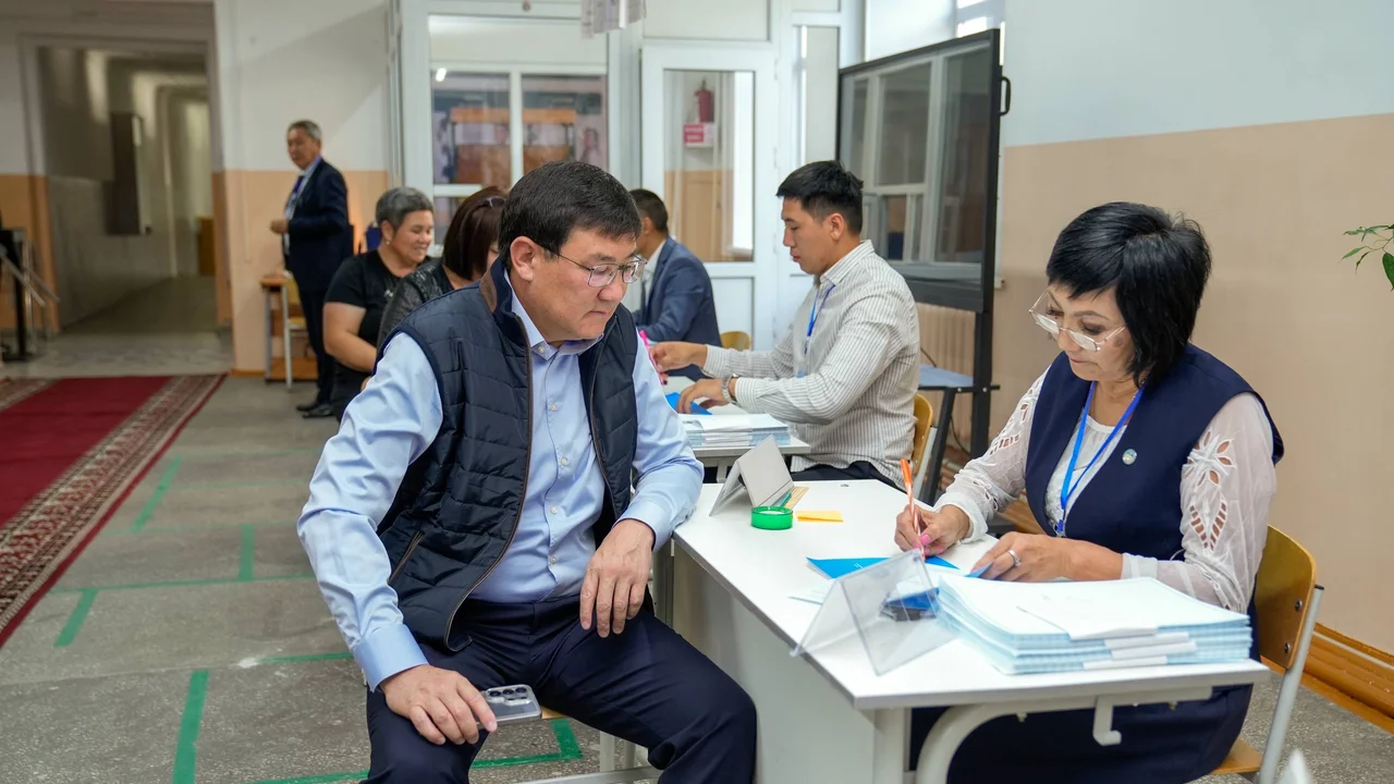 Семей қаласының әкімі Құрылтай сайлауында дауыс берді