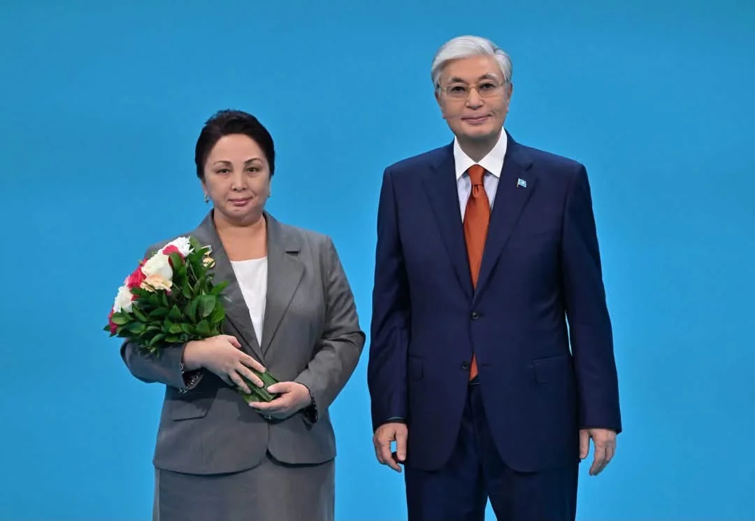 Президент білім берудегі аса үздік жетістіктері және Қазақстан Республикасына сіңірген айрықша еңбегі үшін бірқатар педагогті мемлекеттік наградамен марапаттады