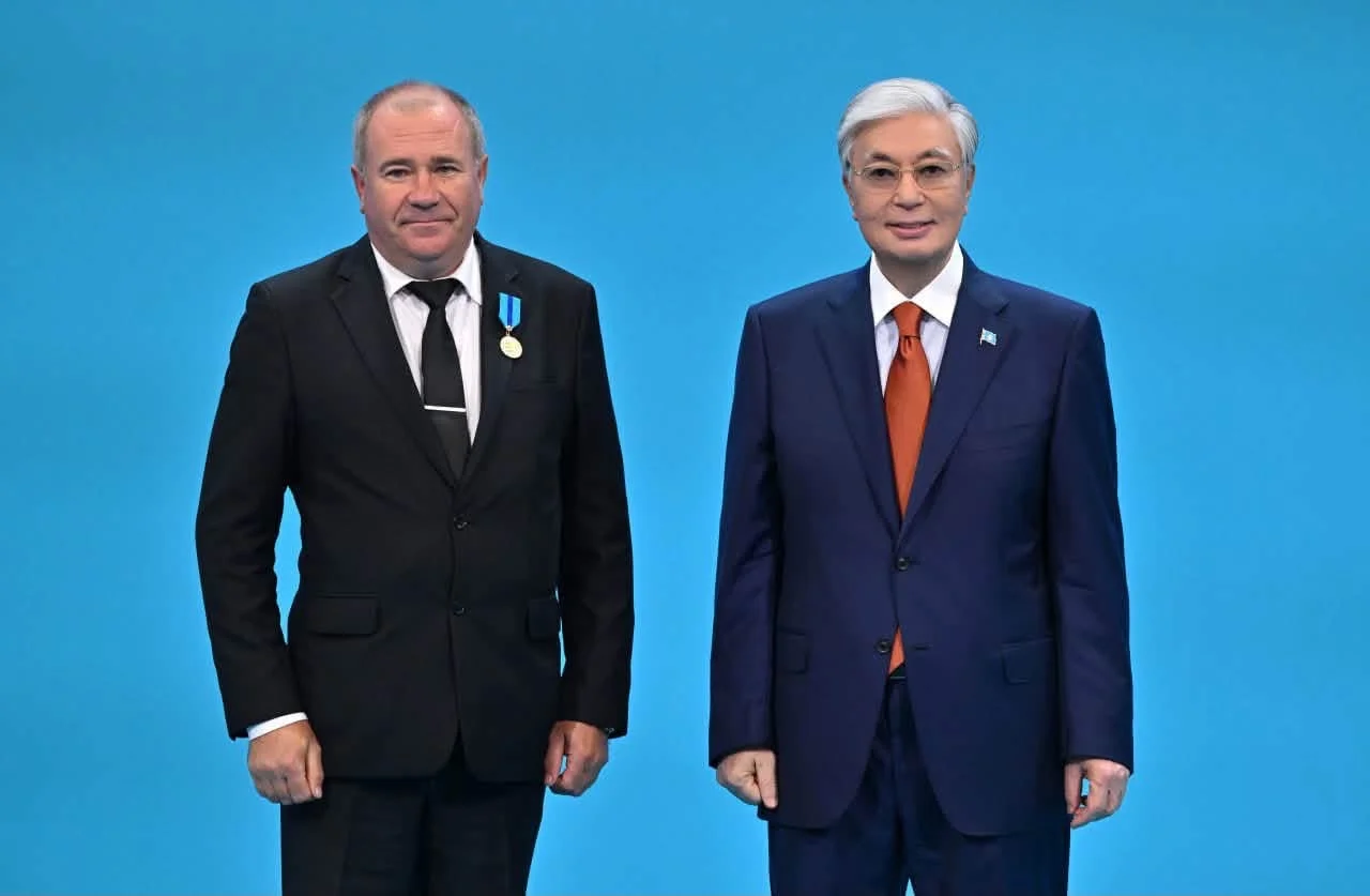 Президент білім берудегі аса үздік жетістіктері және Қазақстан Республикасына сіңірген айрықша еңбегі үшін бірқатар педагогті мемлекеттік наградамен марапаттады