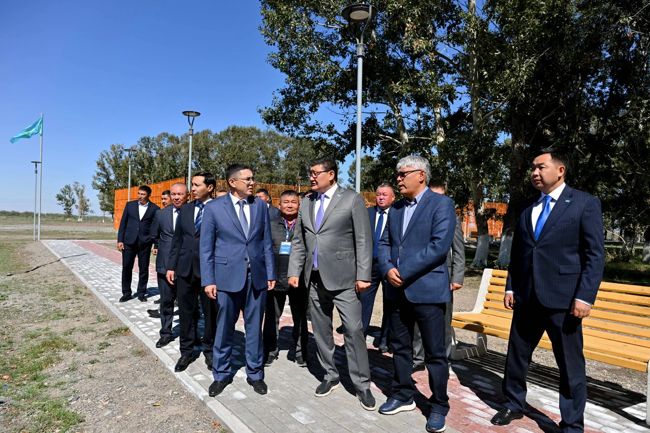 В райцентре Абайского района открылся обновленный парк