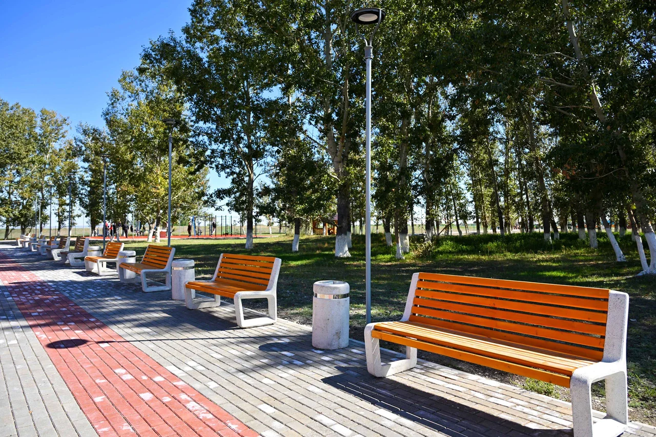В райцентре Абайского района открылся обновленный парк