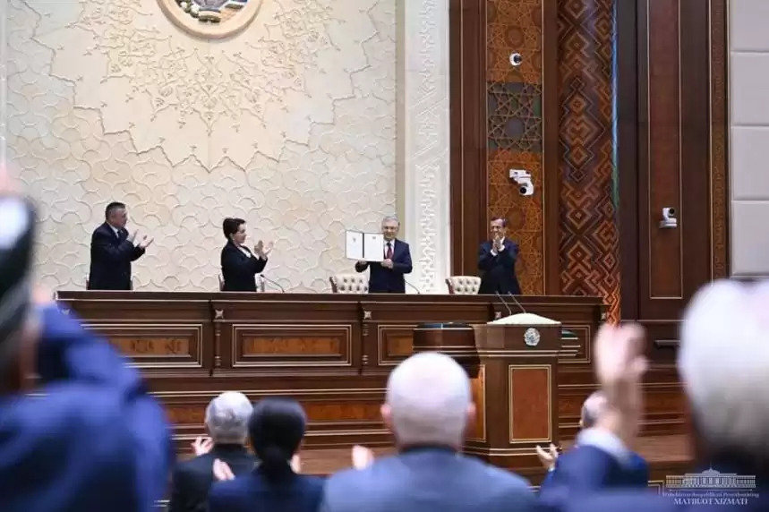 Шавкат Мирзиёев торжественно принял присягу и вступил в должность Президента Республики Узбекистан