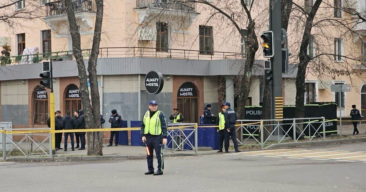 Токаев выразил соболезнования родственникам погибших в общежитии Алматы