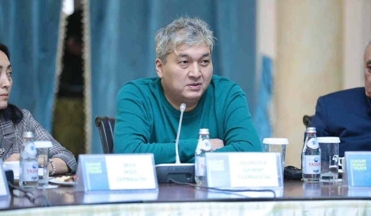 «Партийные полезные дела»: Данияр Ашимбаев прокомментировал инициативу AMANAT