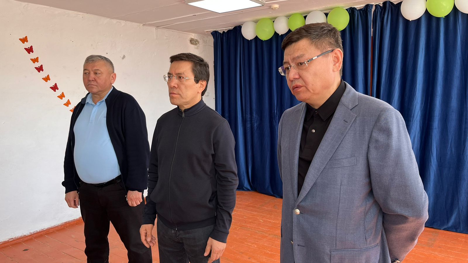 Депутат Мажилиса приехал в пострадавший от наводнения Абайский район