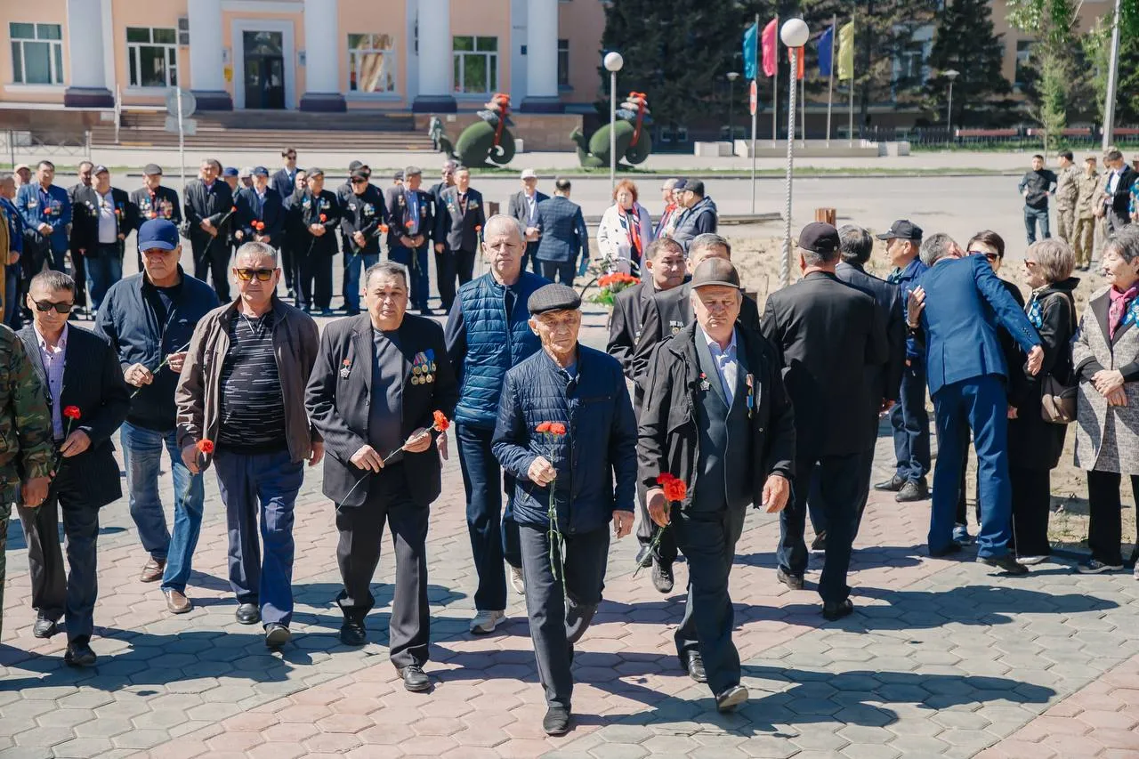 Интернационалист-жауынгерлер ескерткішіне гүл қойылды