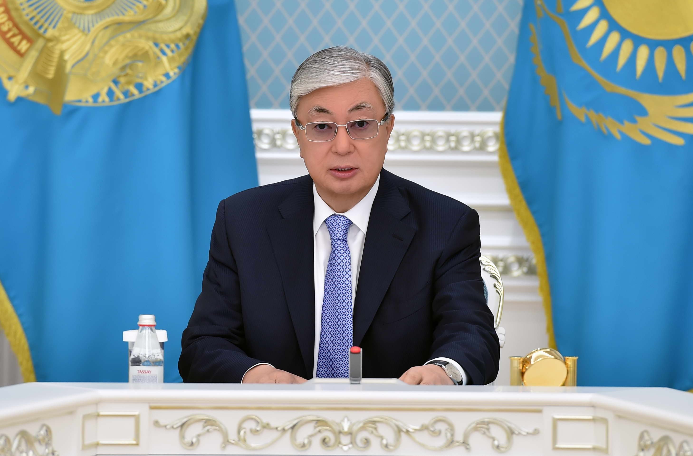 Глава государства поздравил казахстанцев с Днем защитника Отечества
