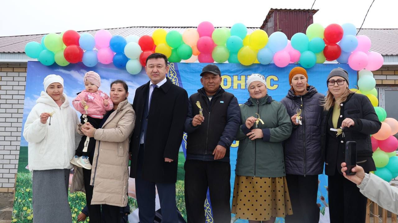 Жарма ауданында Республика күніне орай жаңа пәтерлердің кілттері табысталды