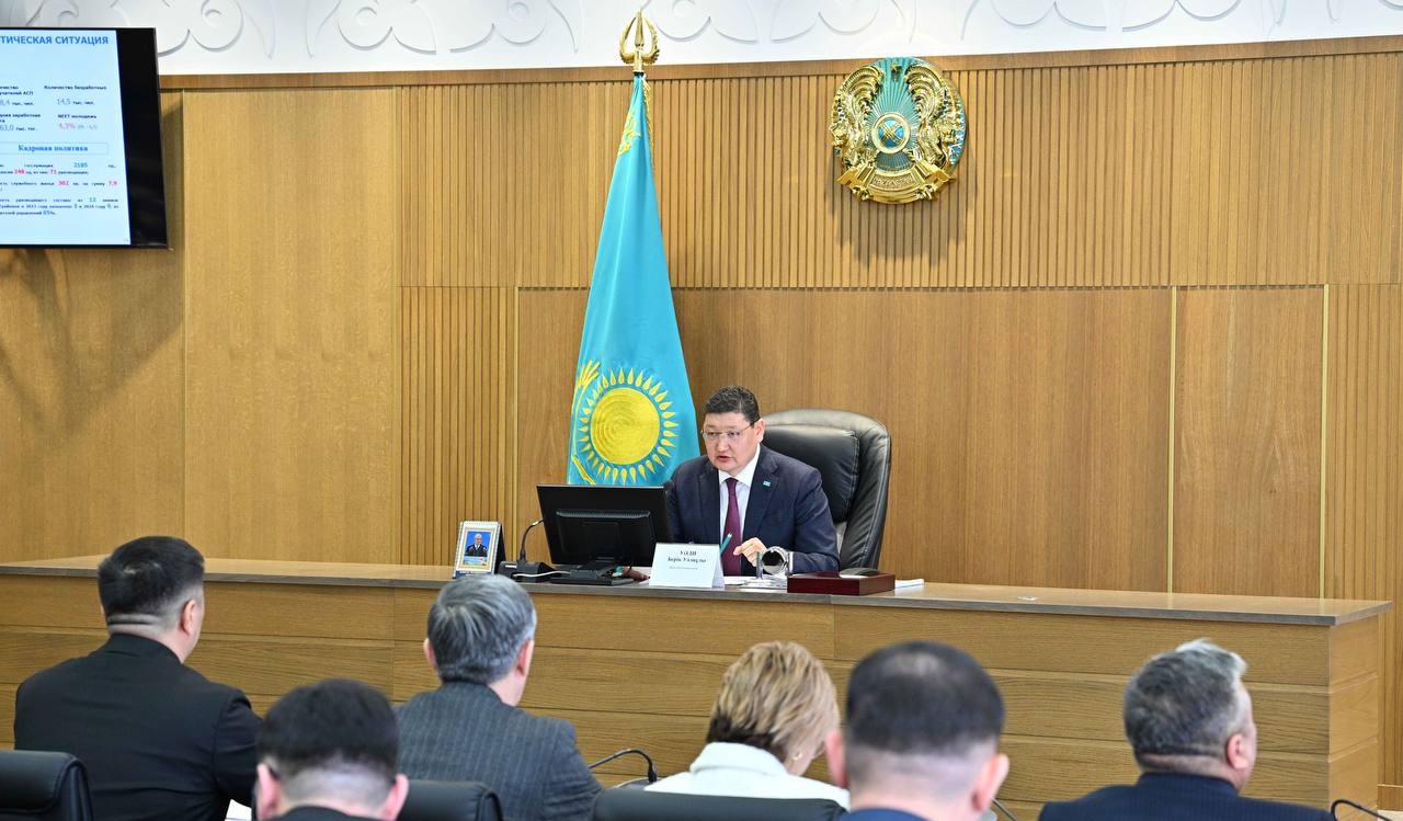 Руководитель управления образованием освобожден от должности. Ряду акимов и руководителей управления были сделаны замечания, а некоторым предложено применить дисциплинарные взыскания