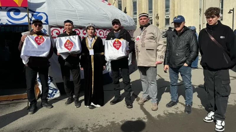 Компания «Адал Ас» раздавала бесплатные бублики к празднику Наурыз и участвовала в церемонии вручения