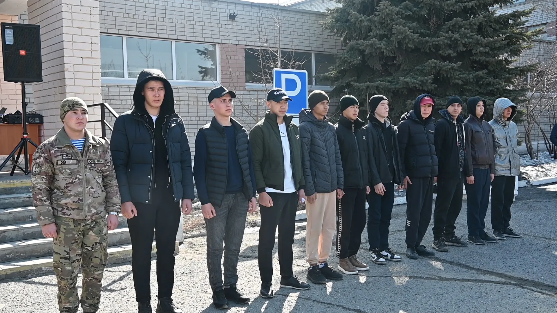 Жас сарбаздар Ақтауға аттанды