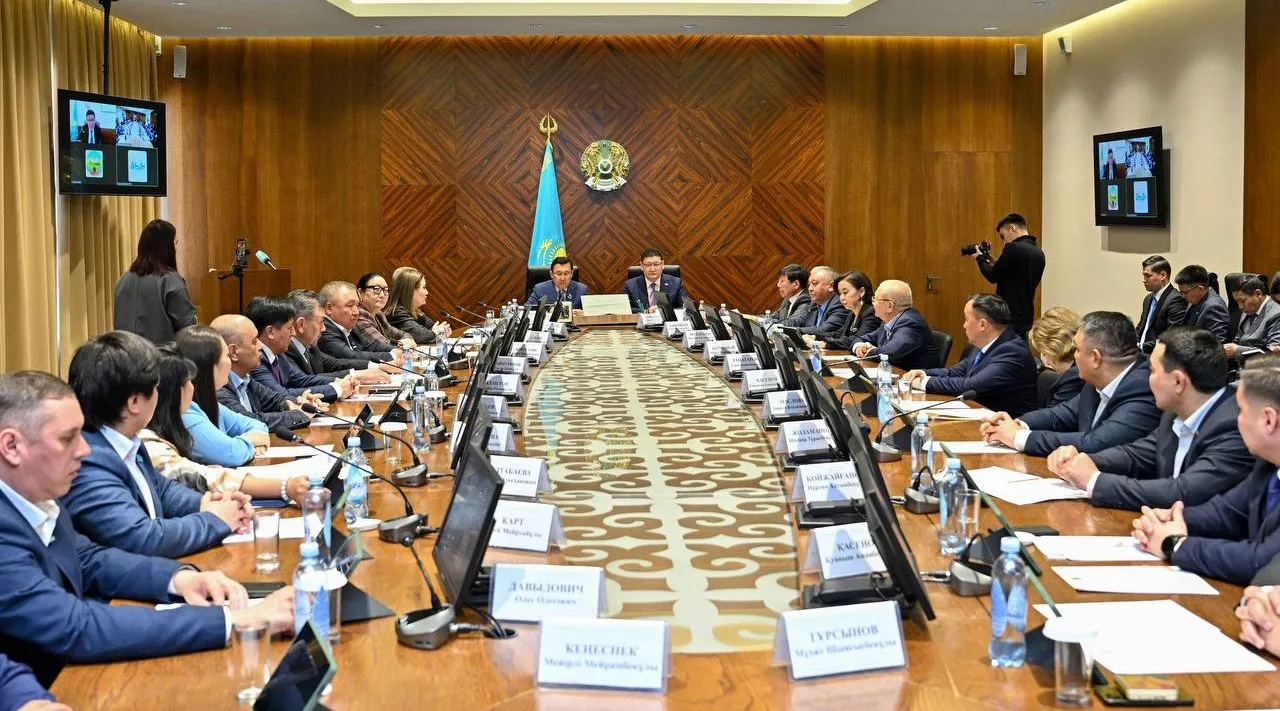 Абай облыстық мәслихатының кезекті сессиясы өтті