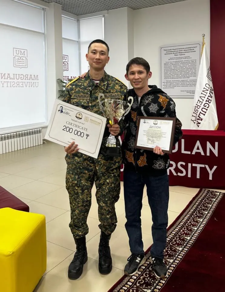 Семейлік  сарбаз  дебат  турнирінде  жеңімпаз  атанды.