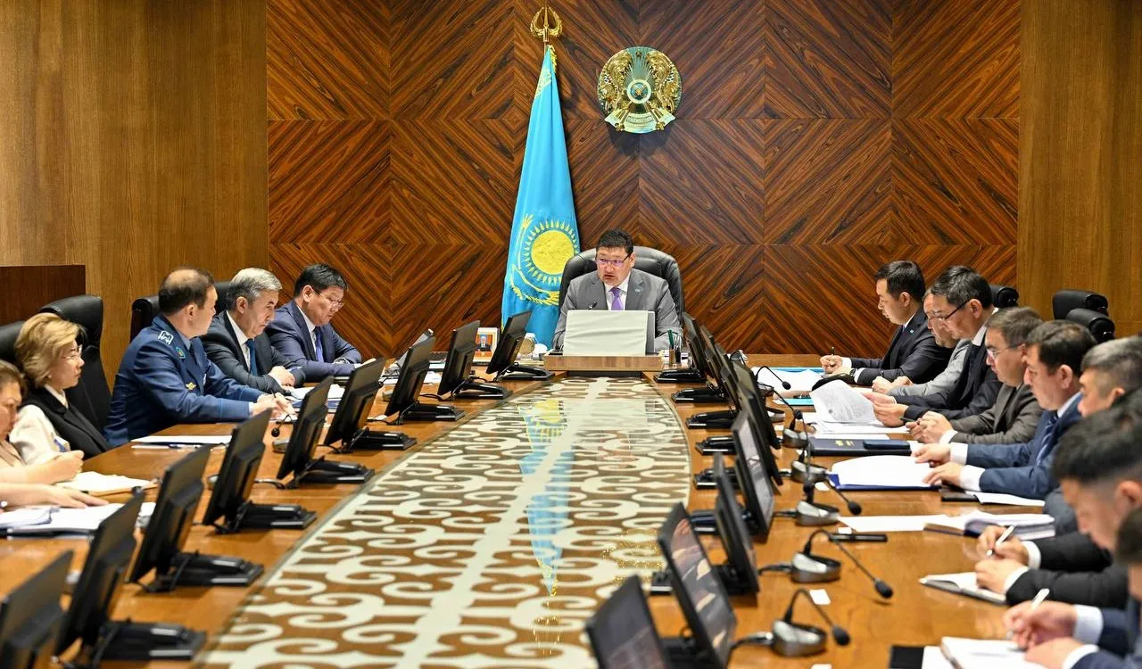 Абай облысында қоғамдық және жол қауіпсіздігі мәселесі талқыланды