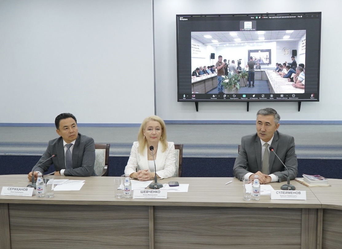 Абай облысында “Қуатты өңірлік ғылым – қуатты өңір” көшпелі отырысы өтті