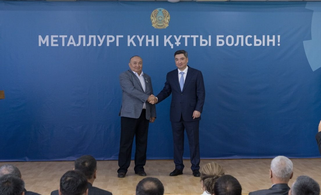 Премьер-министр кәсіби мерекесіне орай металлургтерге Президент атынан мемлекеттік наградалар табыс етті
