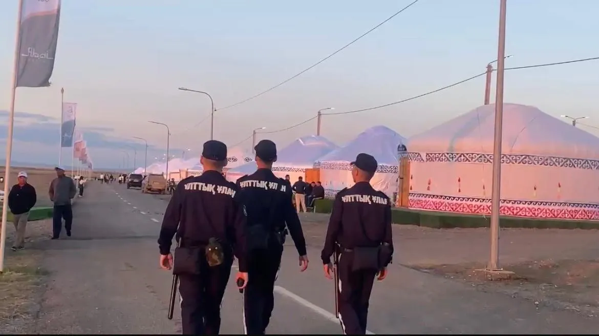 Гвардейцы Усть-Каменогорска обеспечили закон и порядок на праздновании 180-летия Абая Кунанбаева