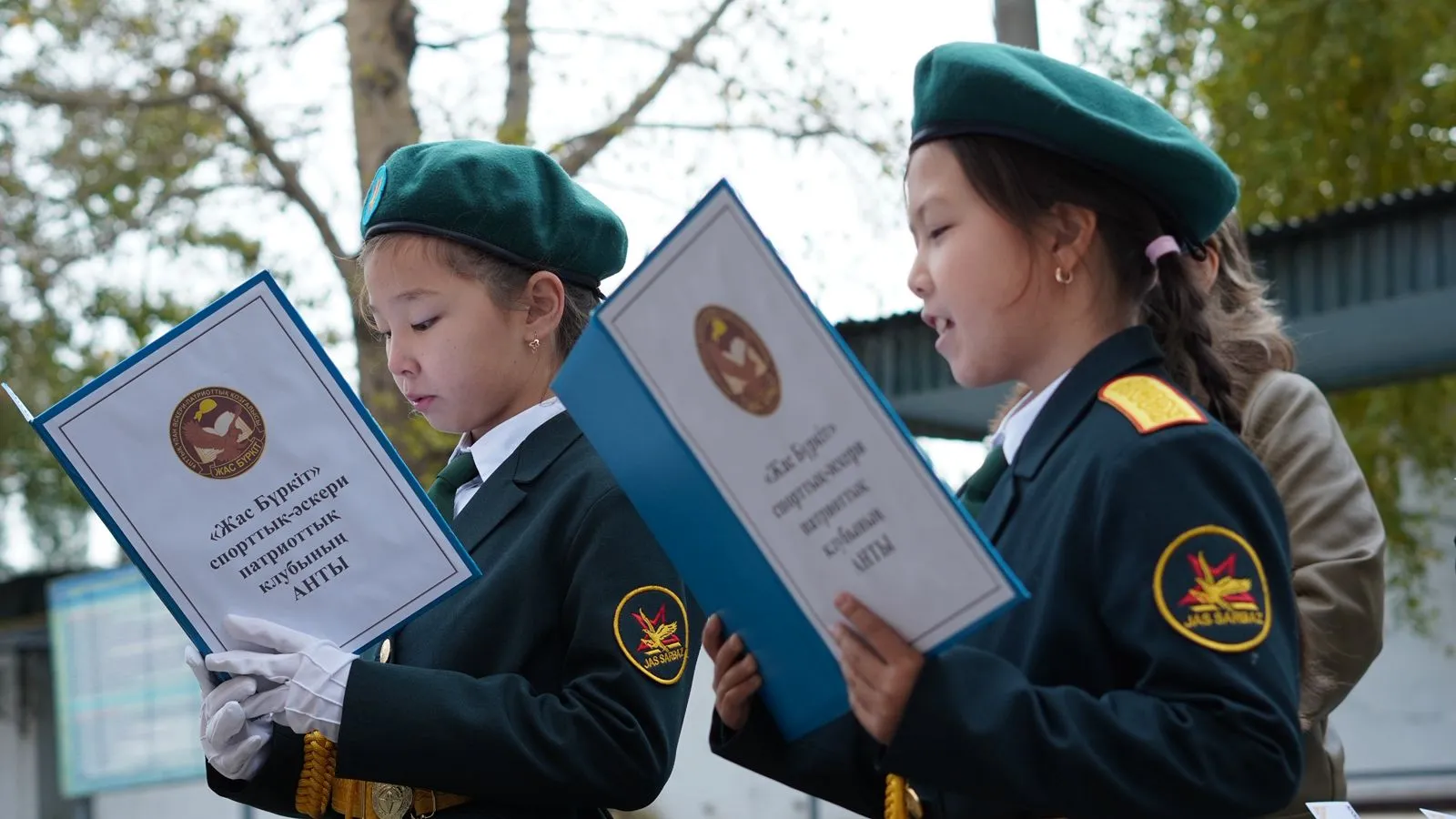Өскеменде «Жас Бүркіт» патриоттық клубының жас мүшелері ант қабылдады