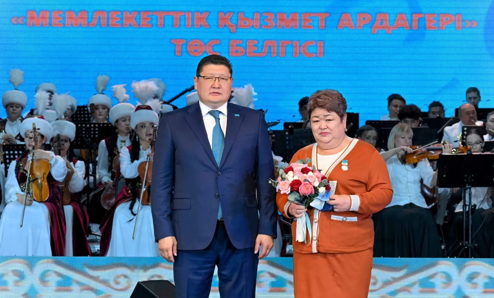 Абай облысында мемлекеттік қызмет ардагері марапатталды