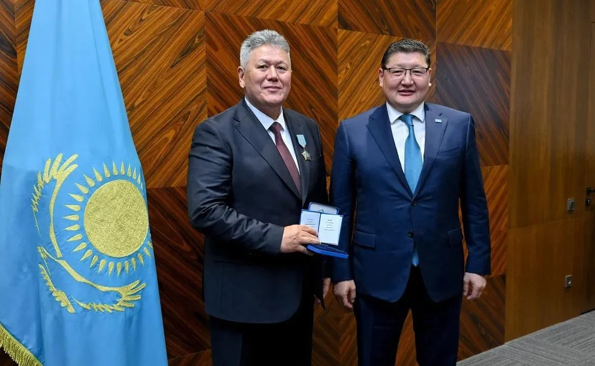 Адал қызметтің абыройлы жемісі