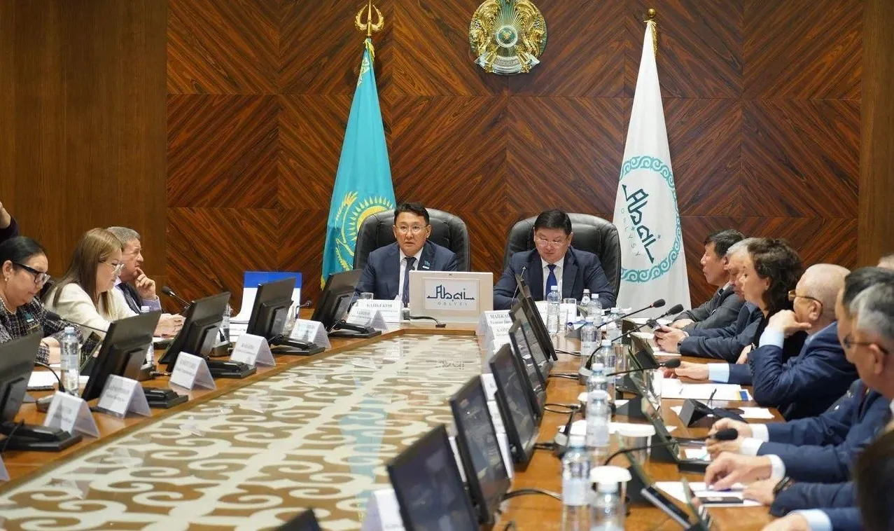 Абай облысы мәслихатының ХХХІІ сессиясы өтті