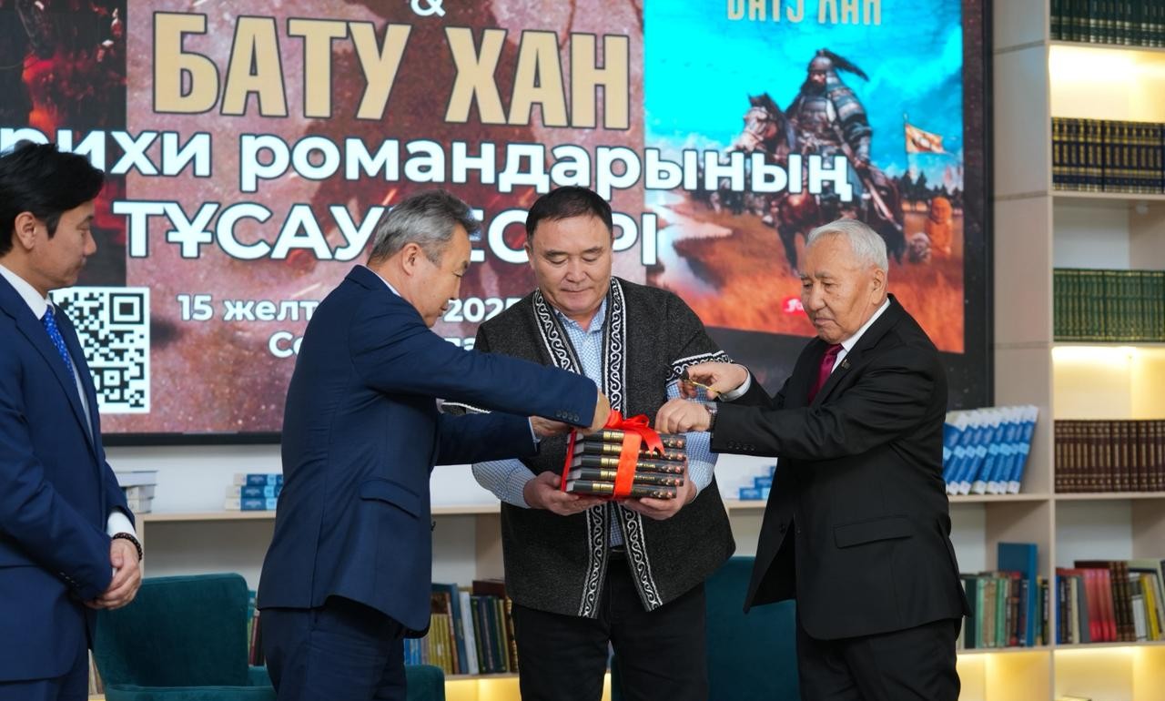 Семейде «Жошы хан» және «Бату хан» тарихи романдарының тұсаукесері өтті