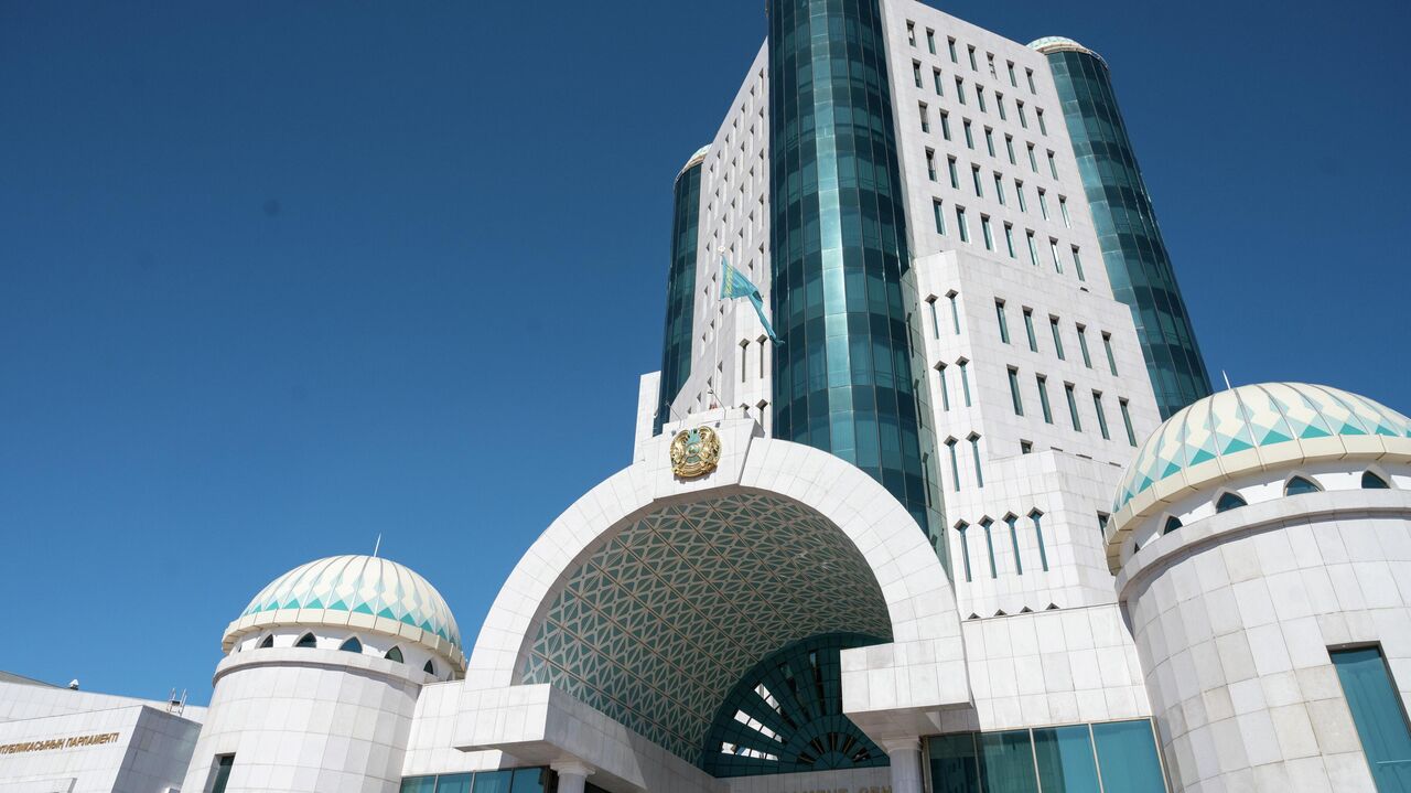 ЛГБТ насихатына тыйым салатын түзетулер