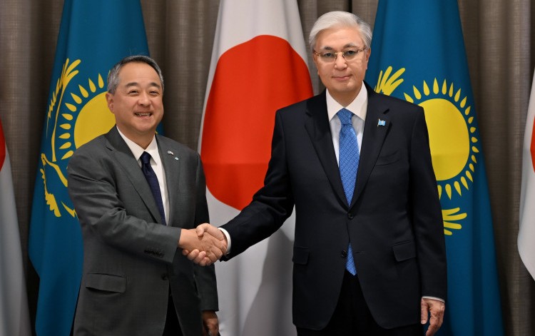 Глава государства принял президента компании Sumitomo Шинго Уэно