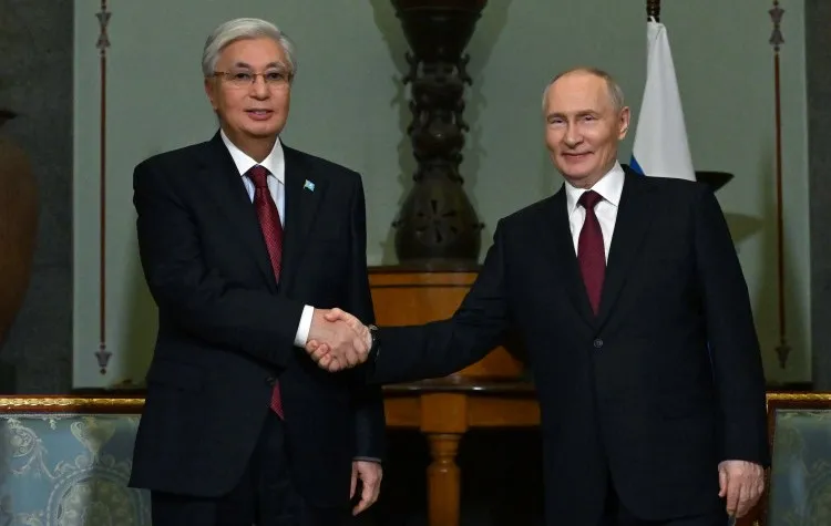 Мемлекет басшысы Қасым-Жомарт Тоқаев Ресей Президенті Владимир Путинмен кездесу өткізді