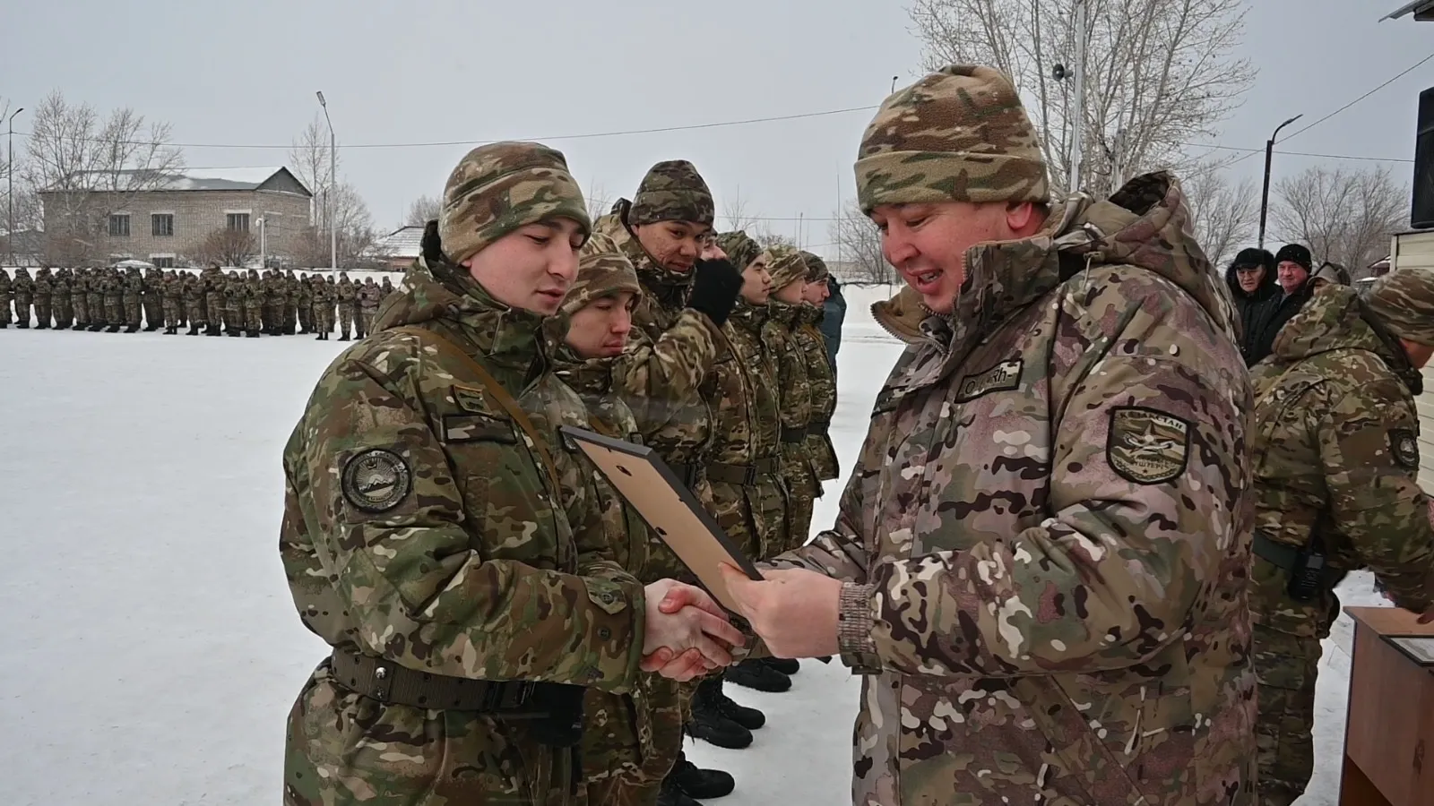 В Семее награждены лучшие солдаты