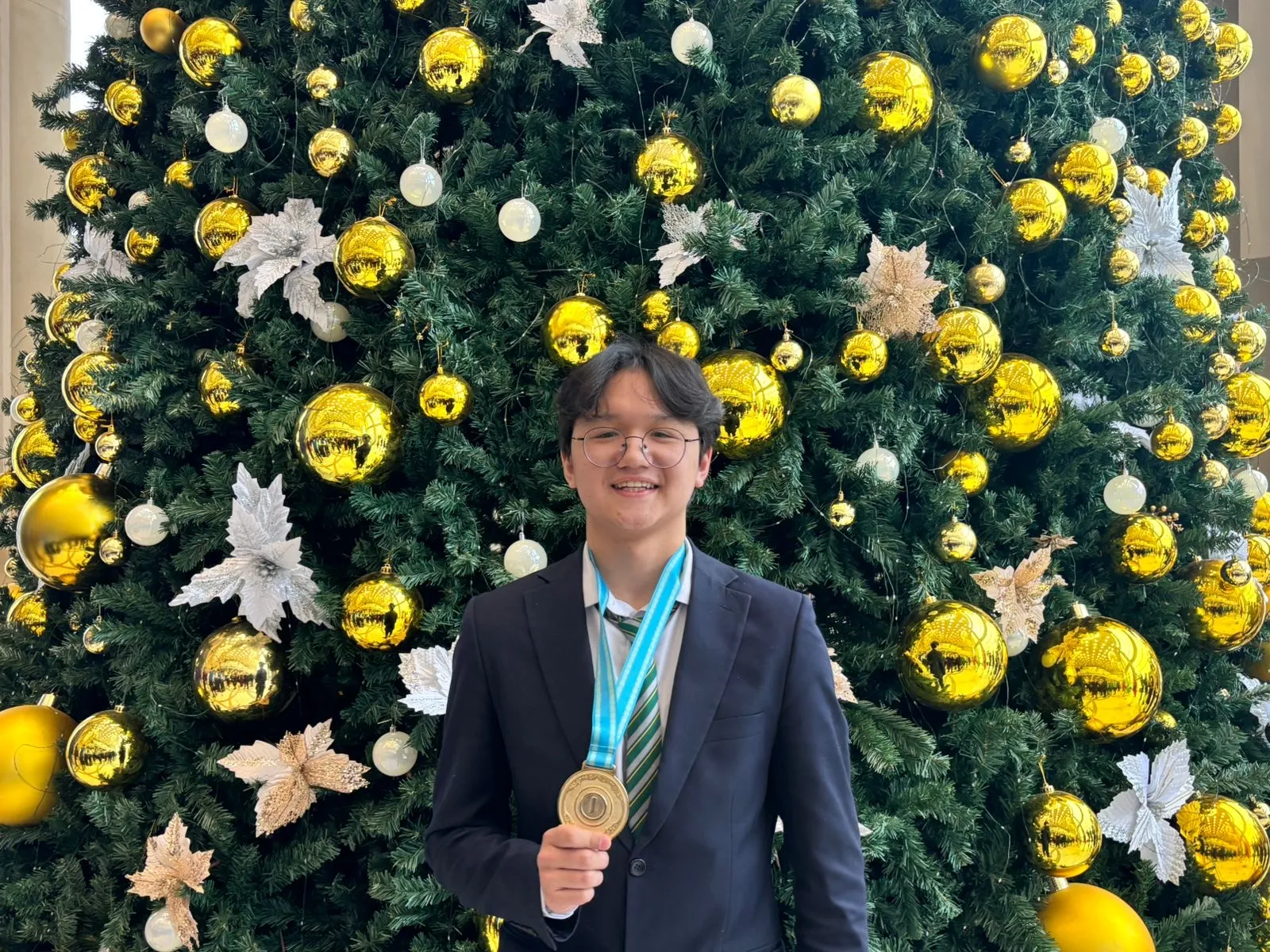 Семейлік жас информатик екі жыл қатарынан Жәутіков олимпиадасында алтын медаль жеңіп алды