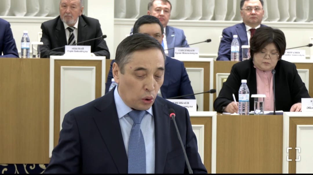 Белгілі журналист тәрбие мен білім берудің зайырлы сипатын Конституция деңгейінде бекітуді ұсынды.