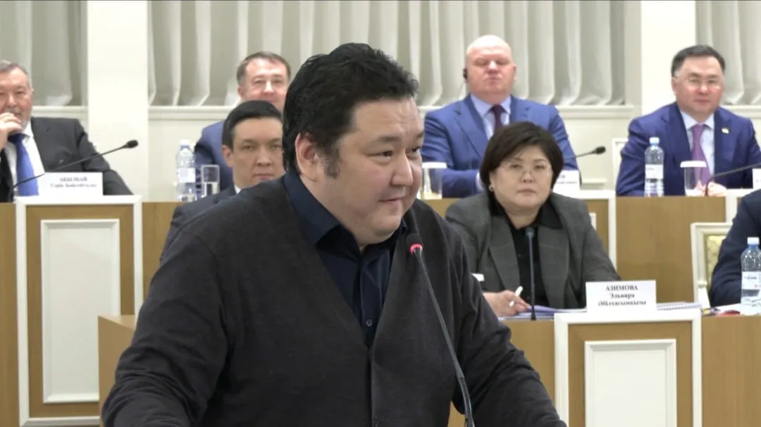 Марат Шибұтов жаңа Конституция туралы қауесетті, жорамалдар мен жалған ақапаратты жария түрде жоққа шығарды