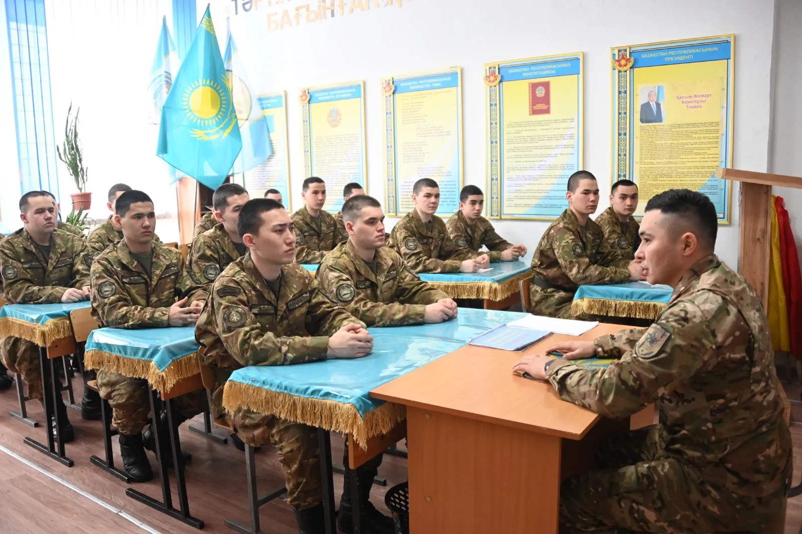Сотрудники военной полиции проводят профилактические мероприятия в воинских частях обслуживаемого гарнизона