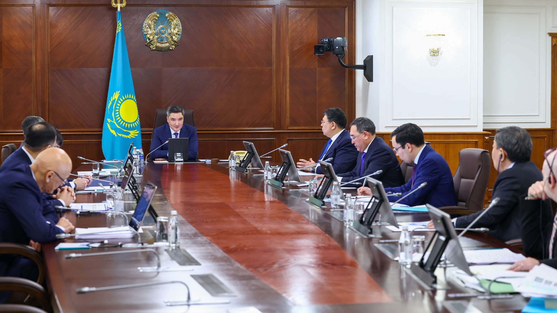 Олжас Бектенов: Жаңа Конституция жобасында бекітілген арнайы режимдер инвестиция тартуға жаңа мүмкіндіктерге жол ашады