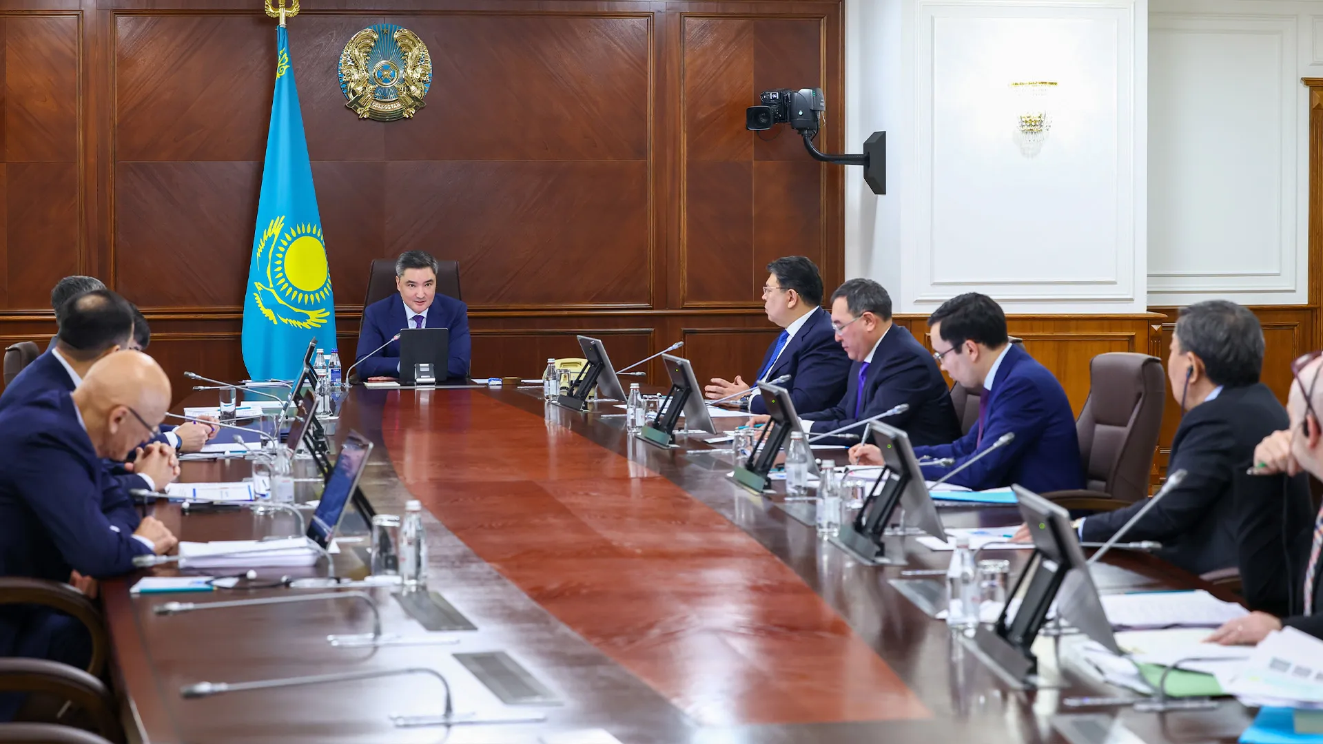 Олжас Бектенов: Жаңа Конституция жобасында бекітілген арнайы режимдер инвестиция тартуға жаңа мүмкіндіктерге жол ашады