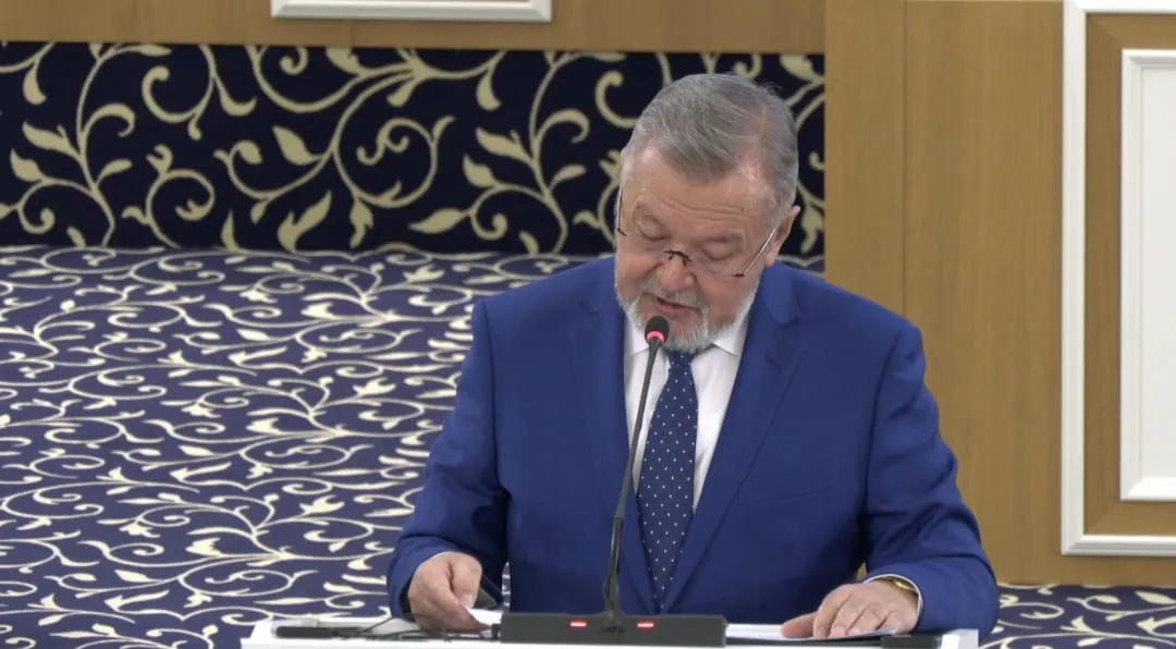 Известный юрист поддержал предложение вынести проект новой Конституции на всенародный референдум