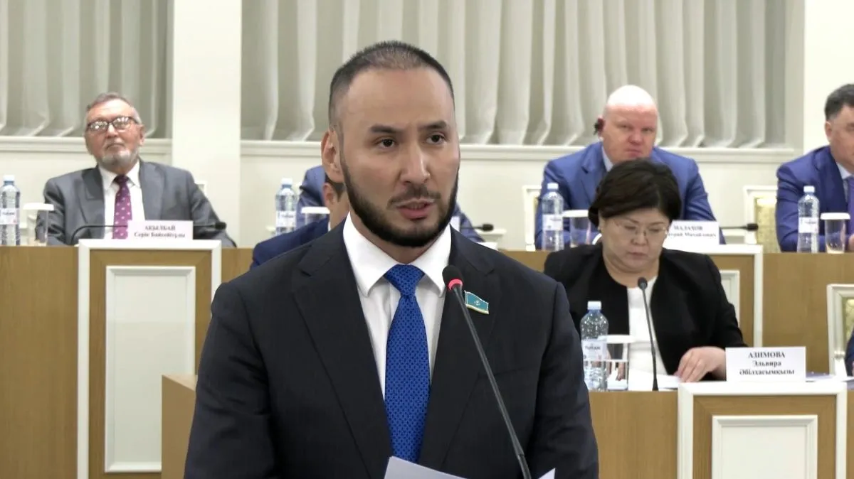 В новой Конституции предложили закрепить тенге как национальную валюту