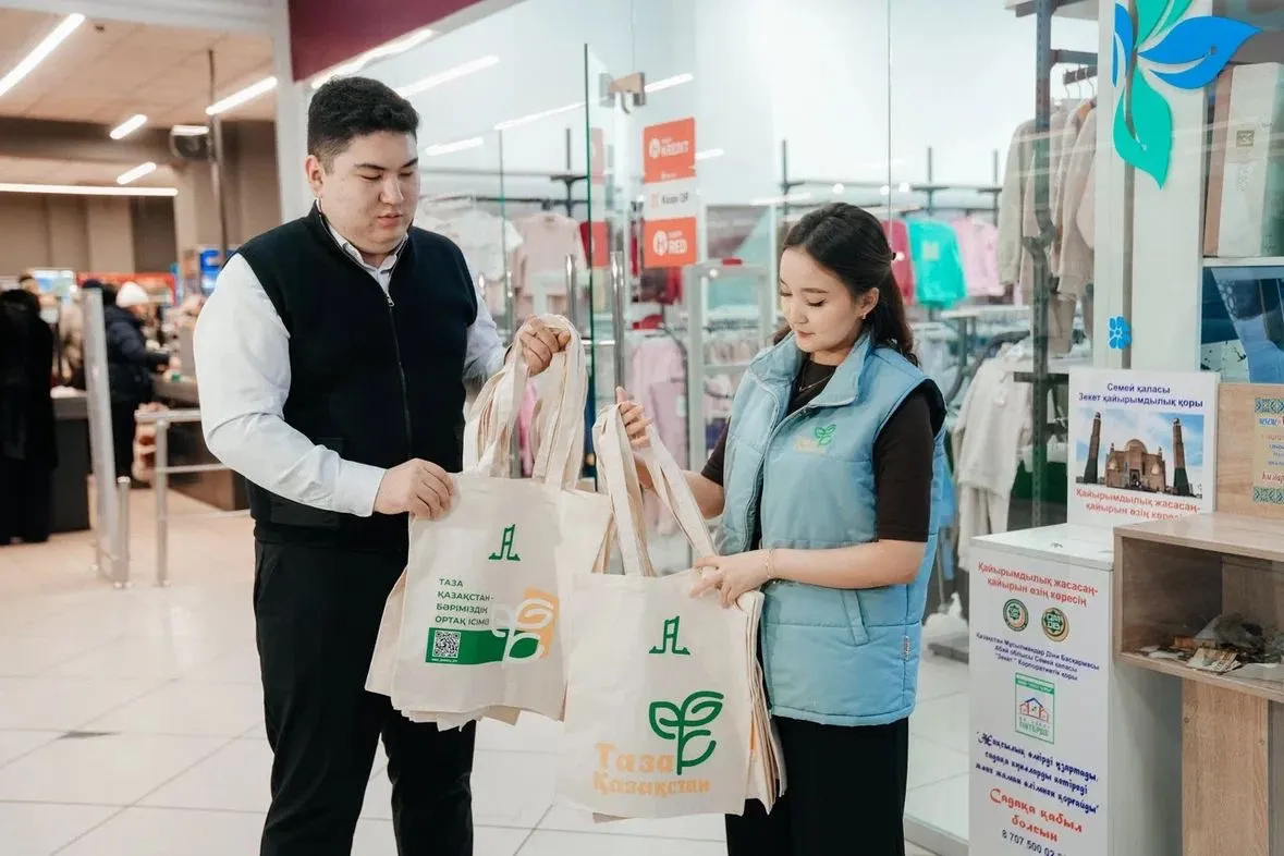 Таза Казахстан: В области Абай прошла акция «Эко культура: Выбирай шоппер!»