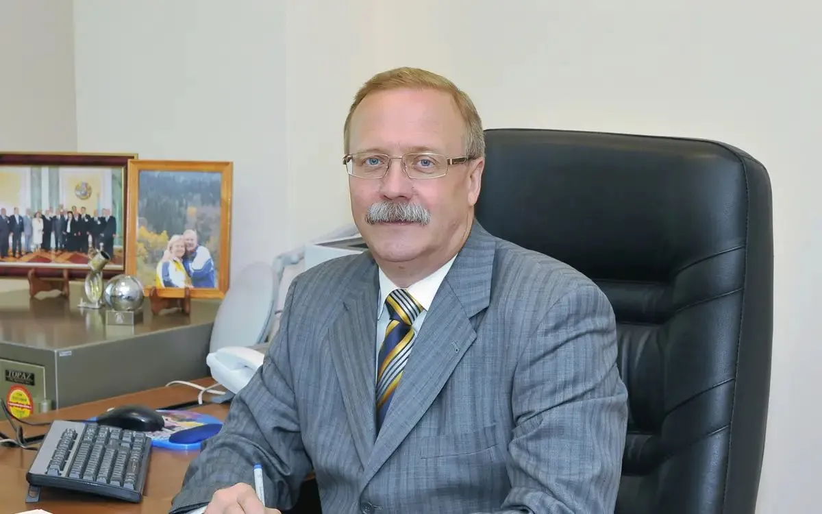 В проекте новой Конституции предложили закрепить разграничение прав гражданина и прав человека