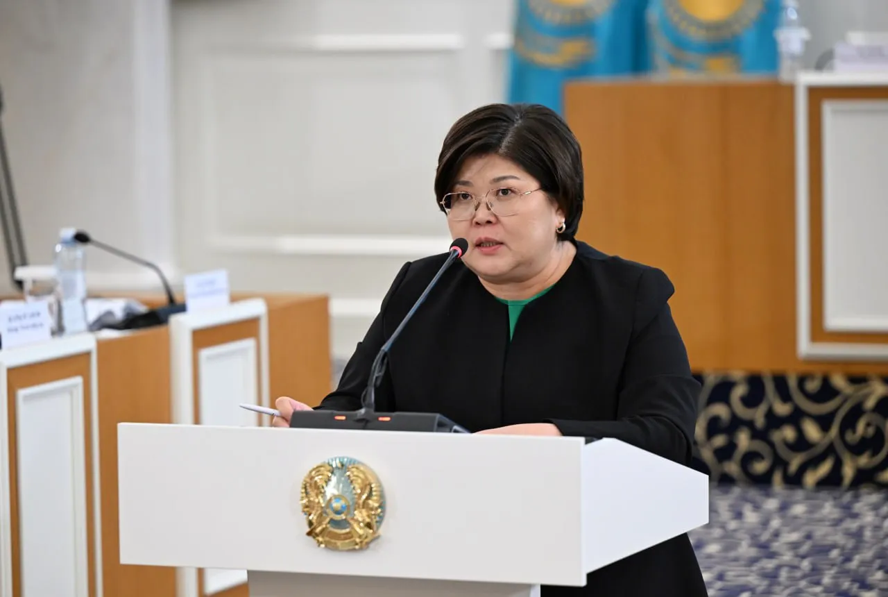 Конституциялық комиссия жаңа Конституцияның жобасын пысықтап, оны референдумға шығаруды ұсынды 