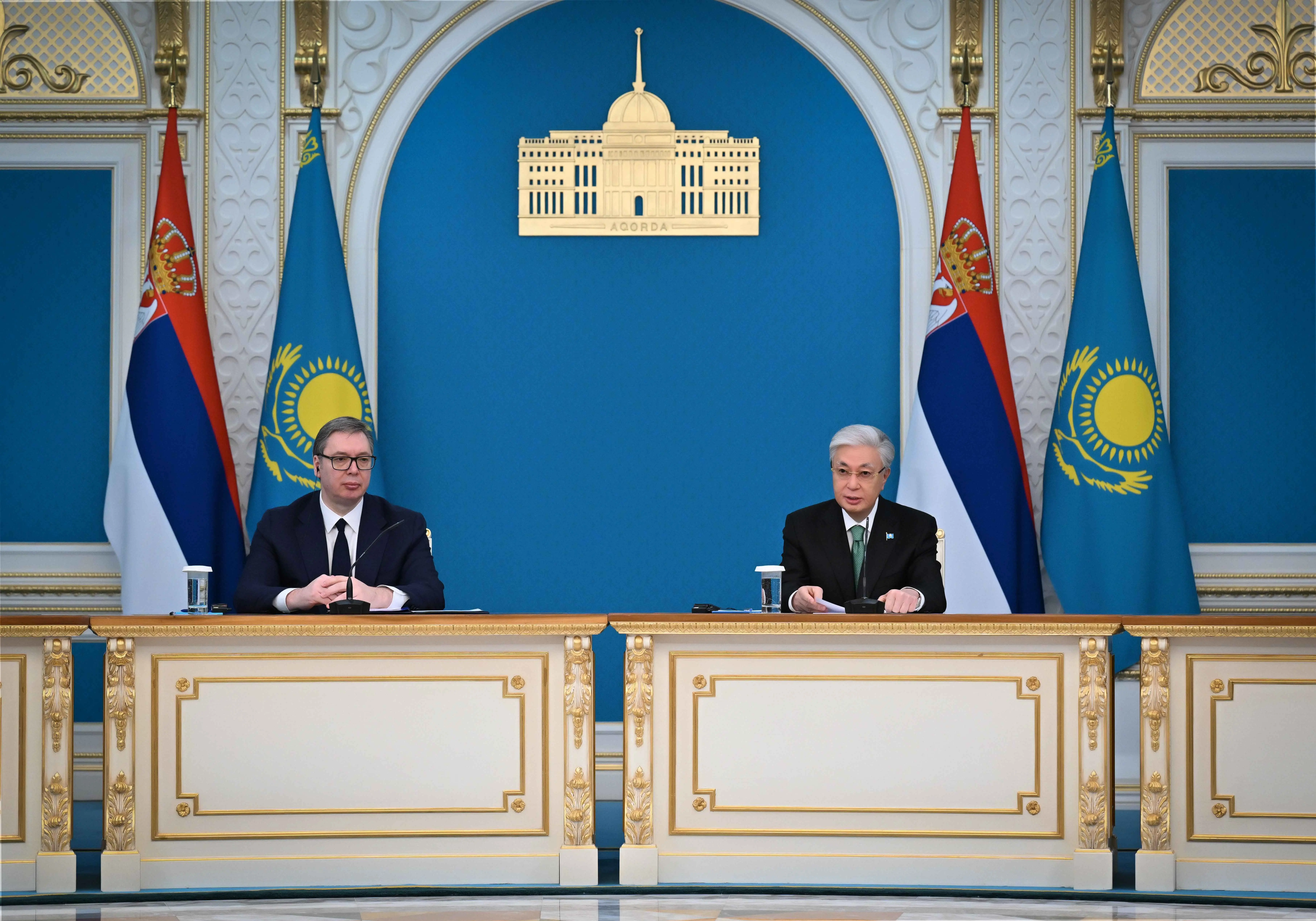 Қасым-Жомарт Тоқаев пен Александр Вучич БАҚ өкілдерінің алдында сөз сөйледі