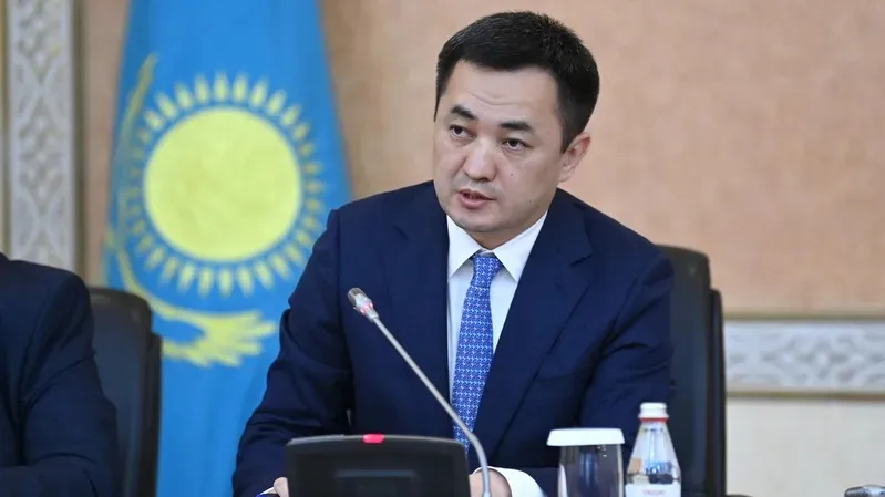 Президент лично участвовал в подготовке текста новой Конституции – Айбек Дадебай