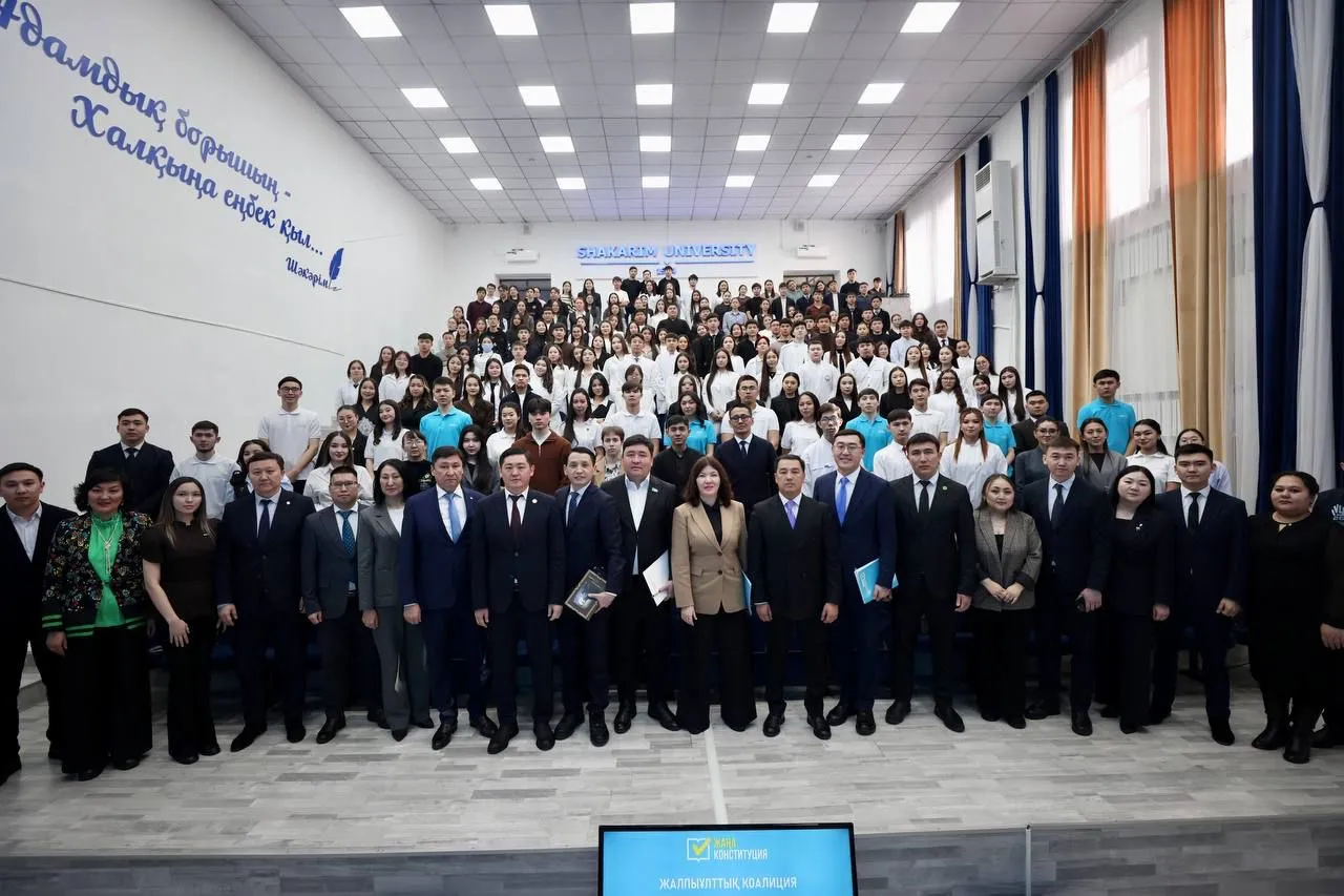 Абай облысының жастары Жаңа Конституцияны қолдады