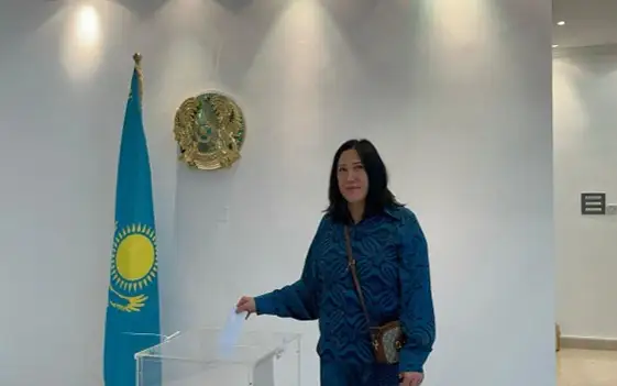 Референдум бойынша сайлау учаскелерінде фото және видео түсіруге кімнің құқығы бар?